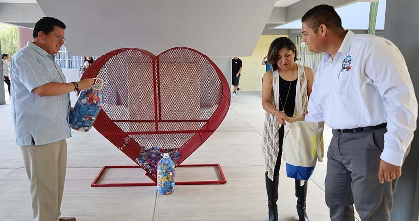 Instalan en UABCS contenedores de Tapitas “Destapando sonrisas, moviendo corazones”