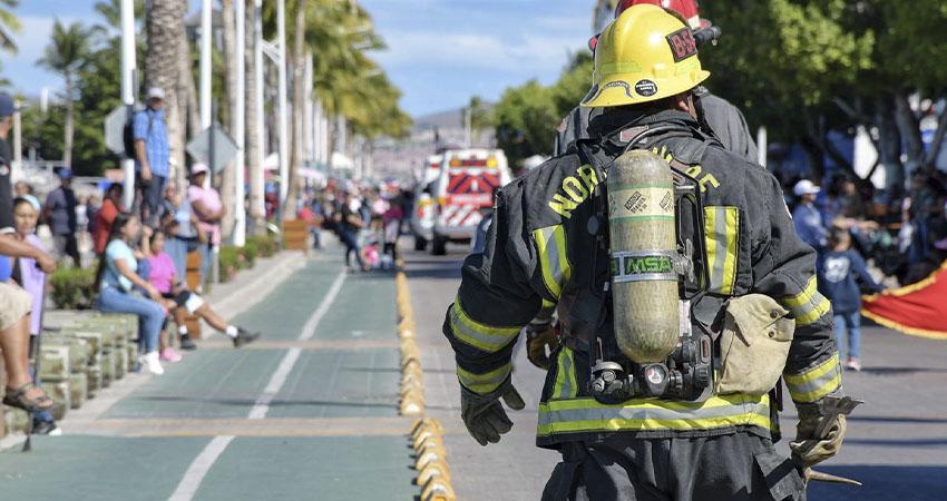 Bomberos de La Paz se fortalecen con 15 nuevos elementos