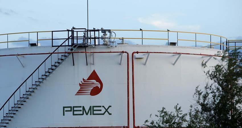 México busca cómo enviar combustible a Cuba sin provocar represalias de EU: Reuters