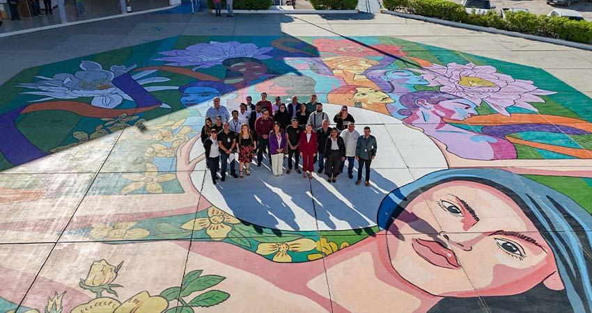 Inaugura Milena Quiroga mural artístico en la explanada del Ayuntamiento