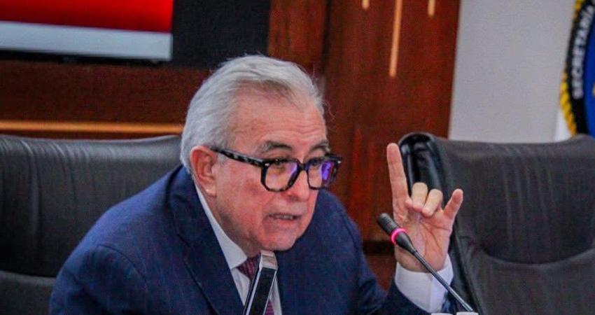 Rubén Rocha Moya pide licencia temporal