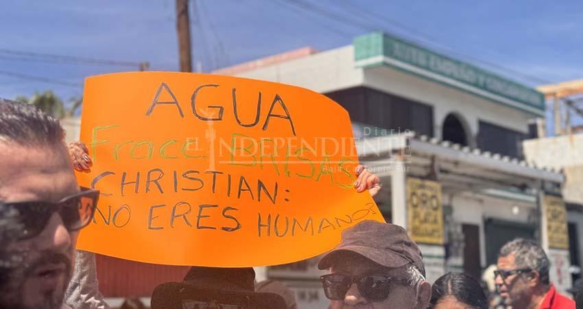 “Llevamos más del mes sin agua”, ciudadanos de CSL protestan por falta de agua; cuestiona prioridades del municipio