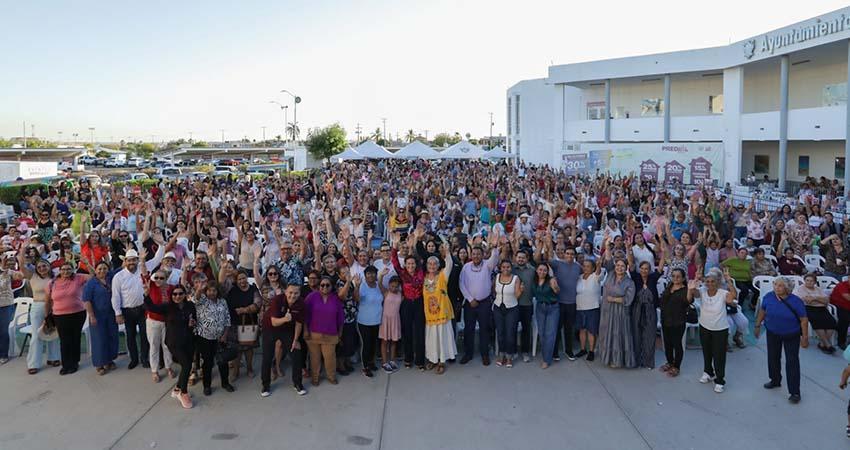 Milena Quiroga reconoce a las madres paceñas y refrenda su respaldo