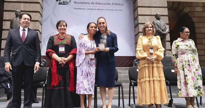 Gobierno anuncia alza salarial de 9% a maestros