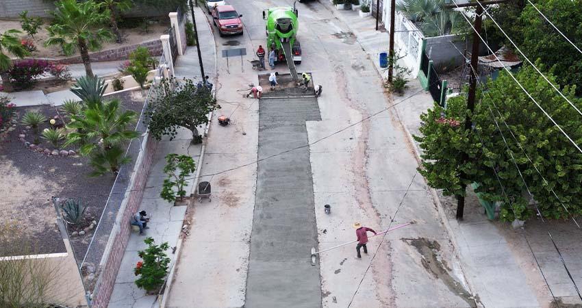 Queda reparada de forma integral la calle Rosales tras reparación sanitaria