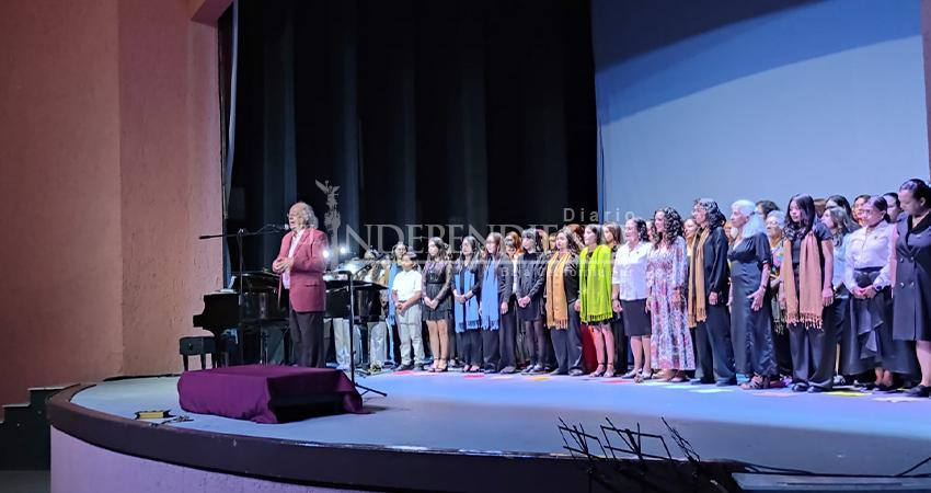 Teatro Juárez reúne a 172 coristas en una noche histórica