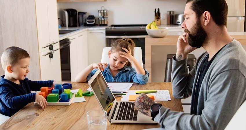 Carece 61% de papás de beneficios para equilibrar trabajo y paternidad: sondeo