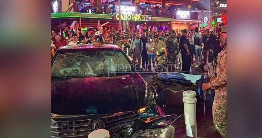 Conductor arrolla a personas en CSL durante los festejos por el triunfo de México