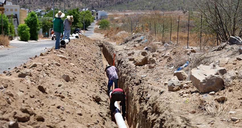Inician Ayuntamiento y OOMSAPAS La Paz obra para mejorar la presión de agua en Vista Real y Arcoíris III