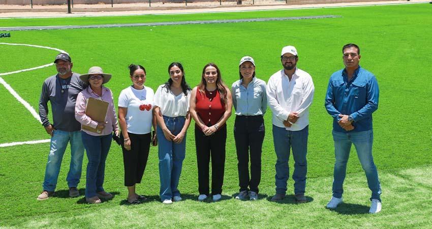 Supervisan avances de obras en Plaza Cívica y campo de Fútbol en El Sargento