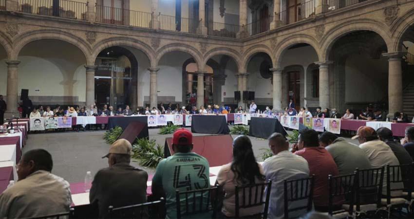 CNDH exculpa al Ejército y revictimiza a las familias: Padres de los 43 normalistas desaparecidos
