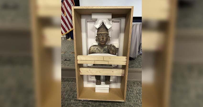 México recupera otras tres piezas arqueológicas que permanecían en Nueva York