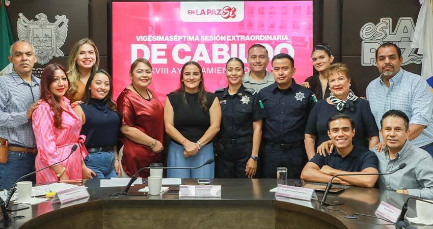 Llega un nuevo titular a la Dirección de Seguridad de La Paz; reconocen la labor de la Capitana Rut De la Fuente