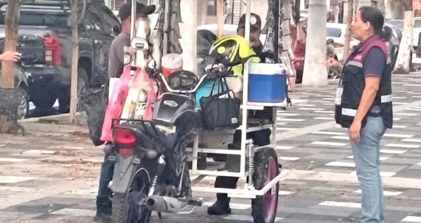 Suspende COEPRIS venta de alimentos en vía pública tras las lluvias en La Paz