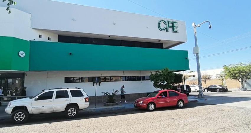 Víctor Castro niega que CFE esté rebasada; asegura que tiene personal suficiente