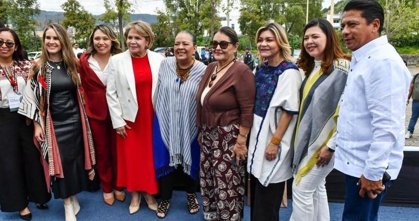 Acude presidenta del SEDIF a Congreso Nacional “Vive saludable, vive feliz”
