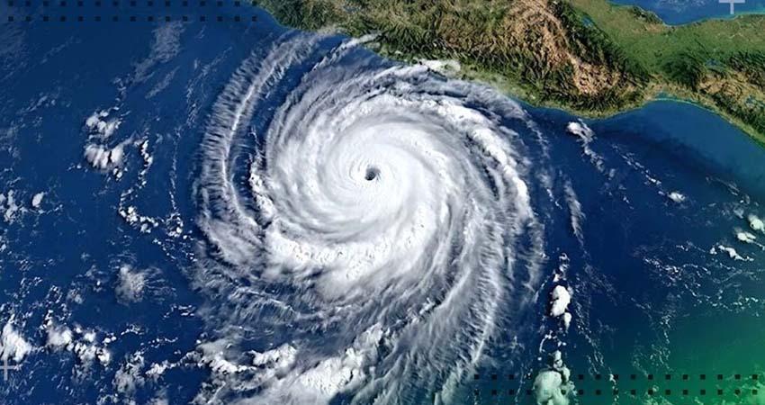 Huracán Trudy y un frente frío amenazan con fuertes lluvias y oleaje a México