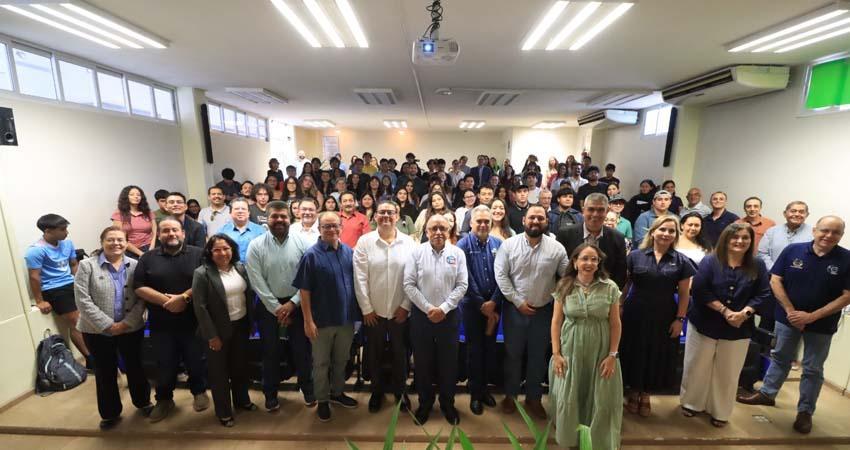 UABCS comparte con estudiantes cinco décadas de desarrollo de la investigación científica