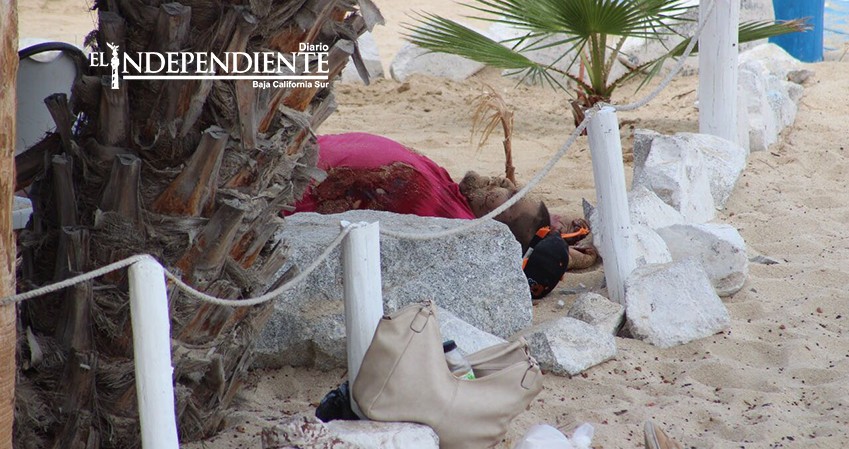 Masacre en playa Palmilla; asesinan a 3 hombres e hieren a otros dos