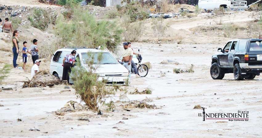 Lluvia provoca caos y vial y crecida de arroyos en SJC 