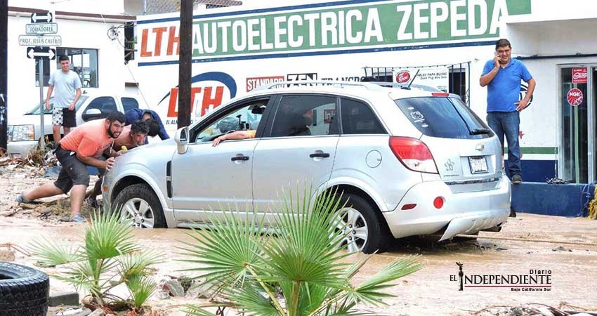 De nueva cuenta desbordan arroyos tras intensa lluvia en SJC 