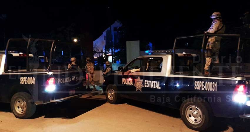 San José del Cabo, Baja California Sur.- En ataques armados ocurridos durante la noche de este martes en diferentes puntos de San José del Cabo, dos mujeres y un hombre fueron acribillados a balazos lo que elevó a 17 la cifra de homicidios vinculada a la ola de violencia durante octubre en el destino turístico de Los Cabos.