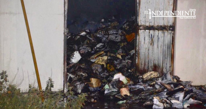 Se incendia archivo y planta baja del Instituto de Cultura en La Paz