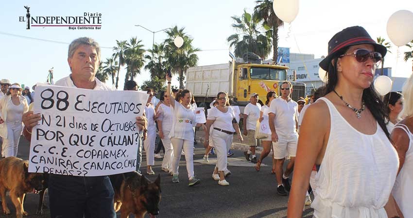 Cientos de cabeños se unen a un mismo grito: paz