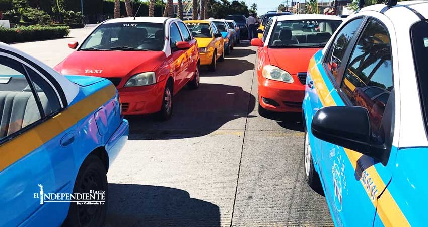 Estallan protestas por la entrada de Uber a BCS 