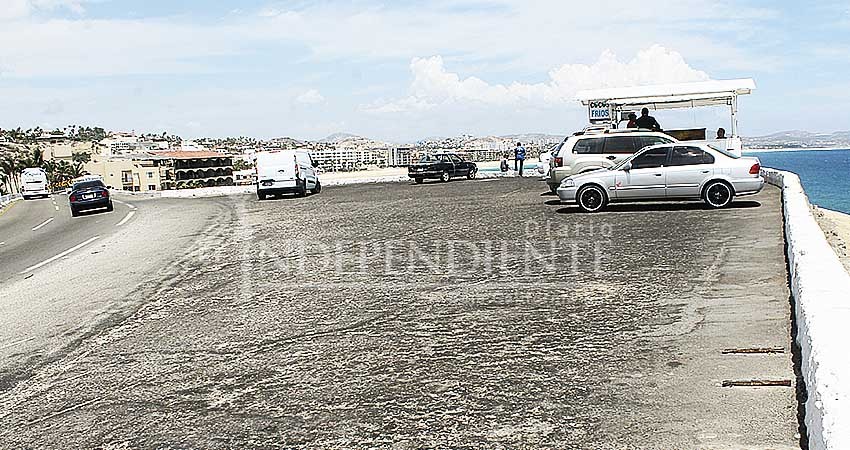 Piden a visitantes retirar su basura al asistir al mirador de Costa Azul