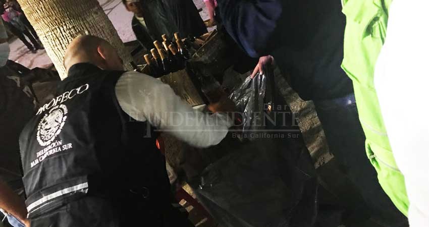 Destruyen bebidas adulteradas a la venta en el Carnaval de La Paz