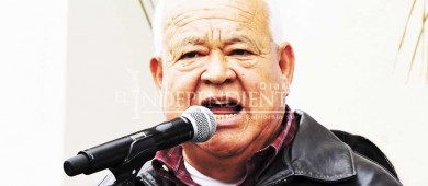 Durante visita a BCS, AMLO reafirma la candidatura a senador de Víctor Castro