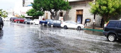 Pese a remodelación, siguen las inundaciones en el Malecón de La Paz 