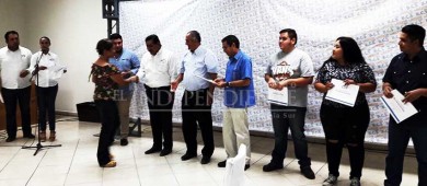 Usan funcionarios instalaciones públicas para actividades de promoción política