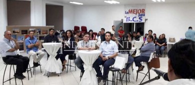 Usan funcionarios instalaciones públicas para actividades de promoción política