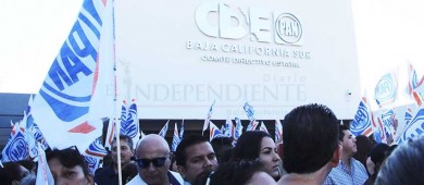 Se registra Puppo con “cargada” institucional de gobiernos estatal y municipal