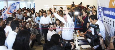 Se registra Puppo con “cargada” institucional de gobiernos estatal y municipal