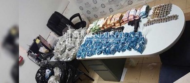 Inician carpeta de investigación por decomiso de efectivo, armas y droga