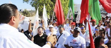 Con propuestas y generando contraste  Valdivia gana debate entre candidatos al Senado