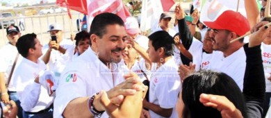 Con propuestas y generando contraste  Valdivia gana debate entre candidatos al Senado