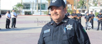 Empresarios de CSL, entregan reconocimiento a policías que  frustraron robo a joyería