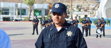 Empresarios de CSL, entregan reconocimiento a policías que  frustraron robo a joyería