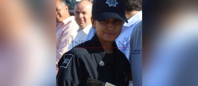 Empresarios de CSL, entregan reconocimiento a policías que  frustraron robo a joyería