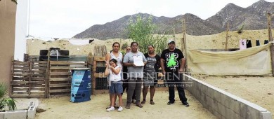 Vecinos retan a funcionarios a que pasen un huracán en Puerto Nuevo y confirmen si los edificios son habitables