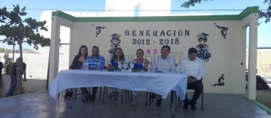 Se gradúan 97 estudiantes de la alianza Questro – Lazos