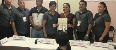 Entrega IEE primeras constancias a candidatos a diputados electos 