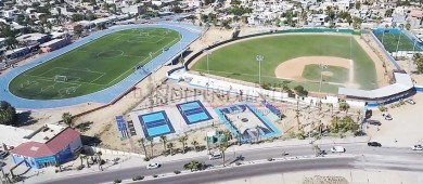 Obras Públicas trabaja para culminar y entregar espacios públicos