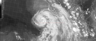 Bandas nubosas del Huracán John producen fuertes lluvias en el sur del estado