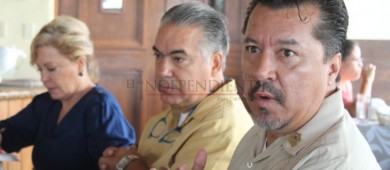 Director de Transporte evade contestar respecto al aumento del transporte en Los Cabos