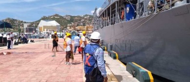 Llegan buques de la Armada Norteamericana al puerto de Cabo San Lucas